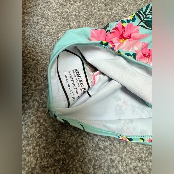 New Girls size 9-10yrs 2-piece bathing suit - Picture 2 of 7